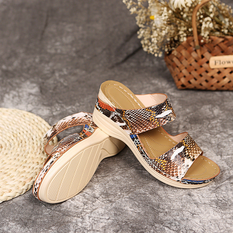 Dame Wedge-sandaler med moderne leopardmønster og ergonomisk fodseng Stilla
