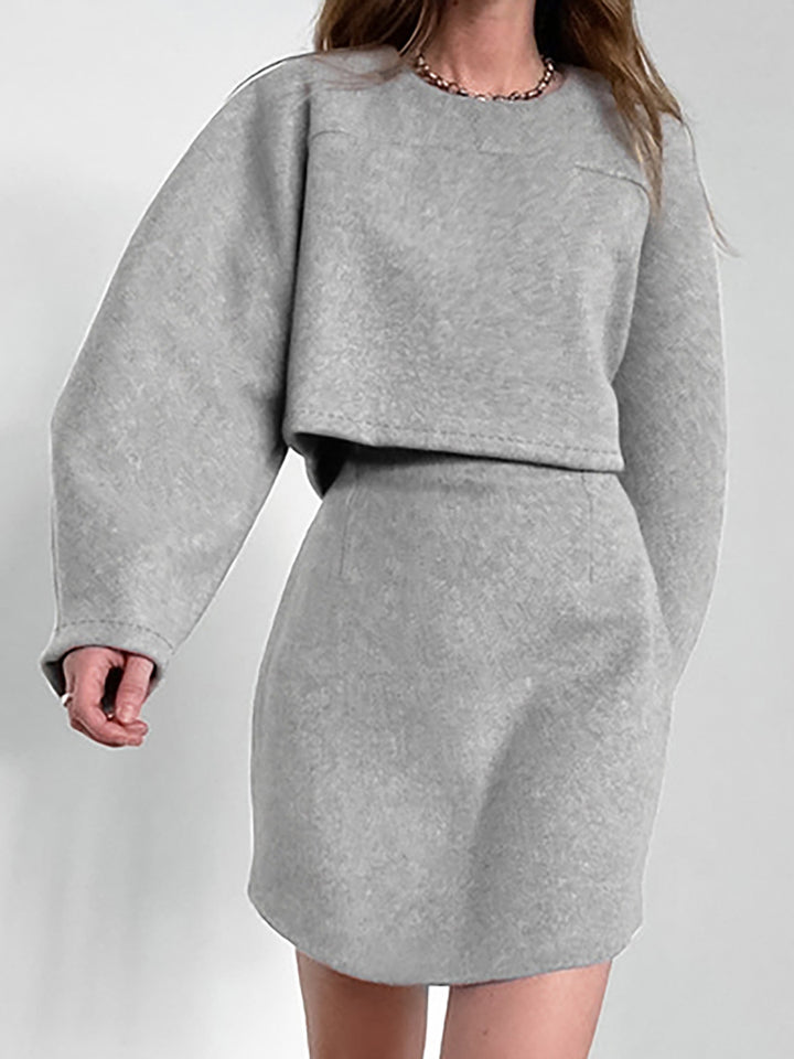 Dame moderat sæt med cropped sweater og figurformet nederdel Stilla