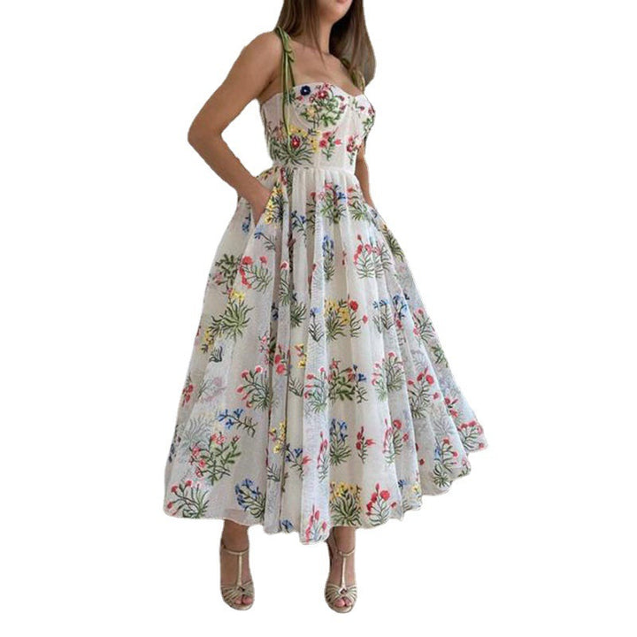 Dame sommermaxikjole med blomsterbroderier og praktiske lommer Stilla