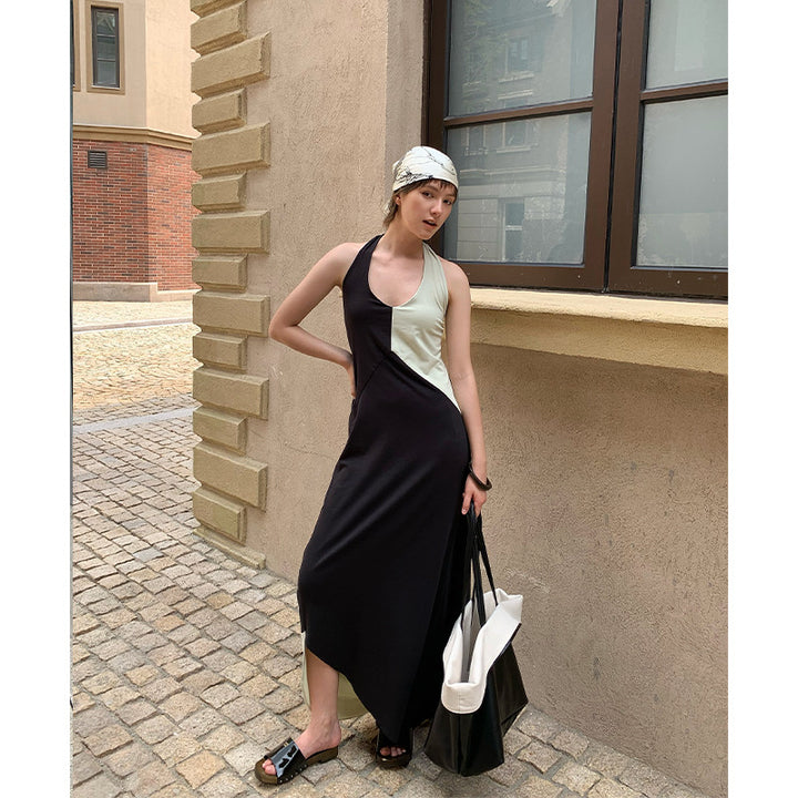 Dame fashionable kjole med asymmetrisk snit og ternet mønster Stilla