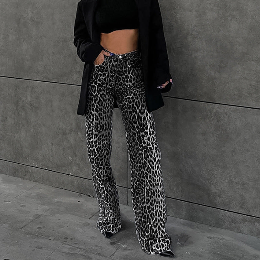 Dame flared jeans med trendy leopardmønster og høj talje Stilla
