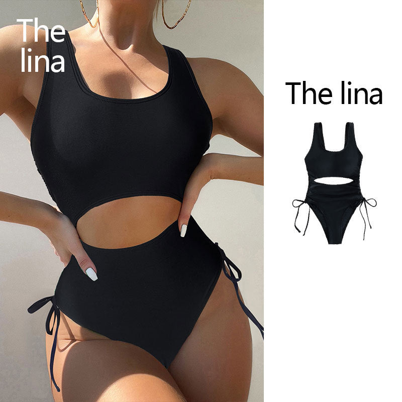 Dame one-piece badesuit med sidelange cut-outs og justerbare snøre detaljer Skovae