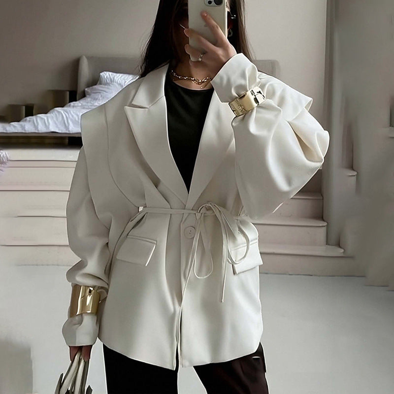 Kvinders oversized blazer med talje bælte og elegante puffærmer Stilla
