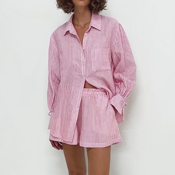 Dame Casual Pyjamasæt med stribet design og elegante detaljer Stilla