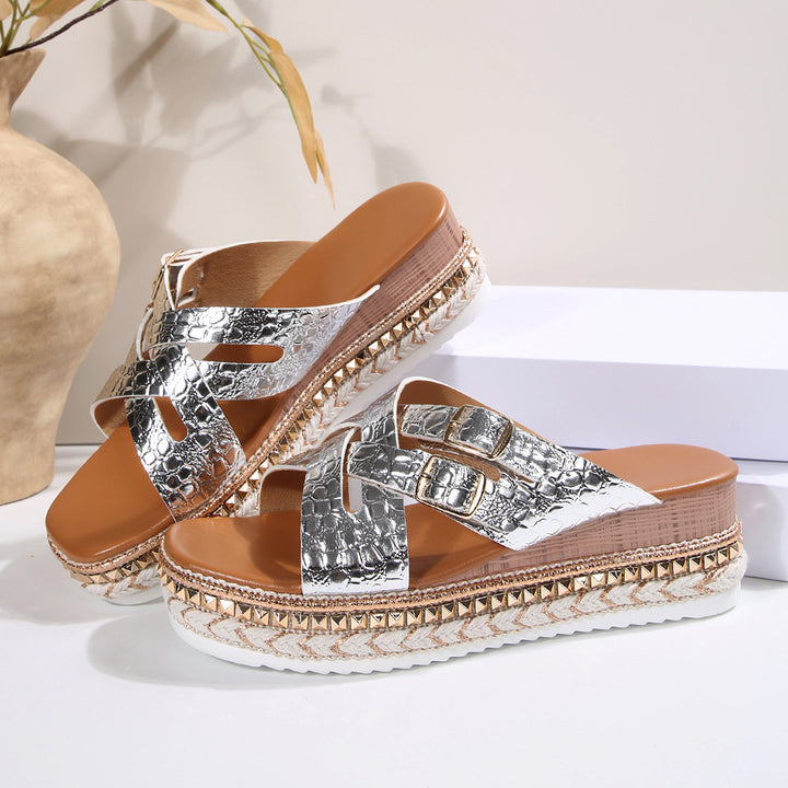 Dame Wedge-sandaler med elegant krokodilledesign og justerbare remme Stilla