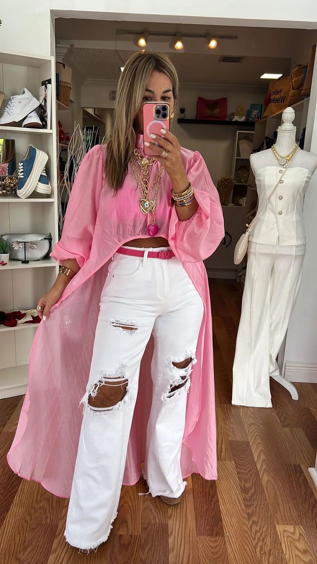 Dame transparent Longbluse med raffinerede pufærmer og elegant snit Stilla