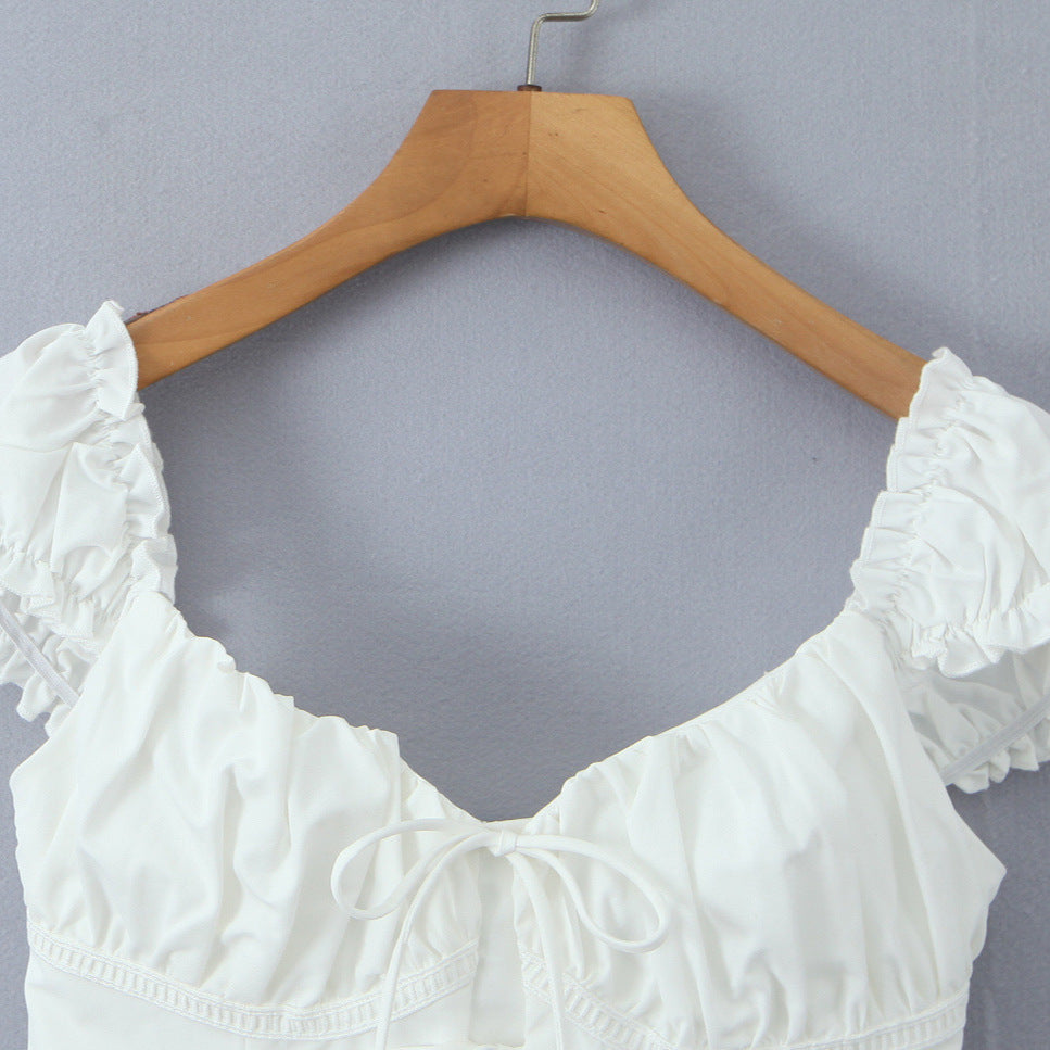 Dame vintage-inspireret crop-top med ruffle detaljer og moderne snit Stilla