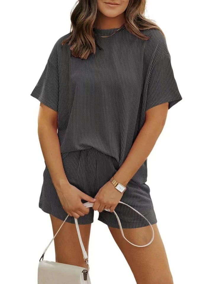 Dame fritidsoutfit med stribet design og løs pasform Stilla
