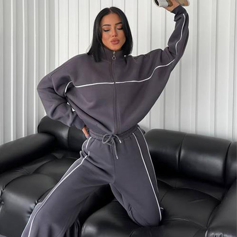 Kvinders sporty casual jakke og bukser sæt med moderne detaljer Skovae