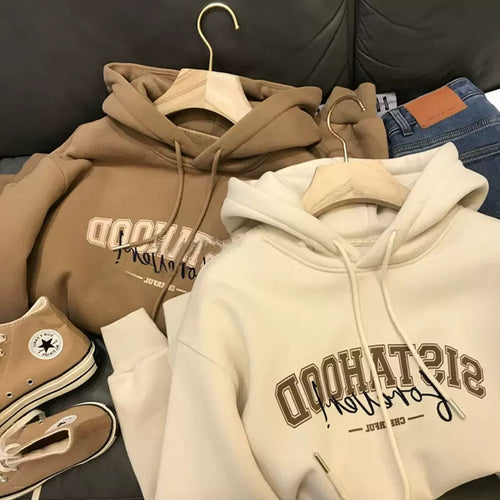 Kvinders hoodie med kreativ tekst og afslappet oversized pasform