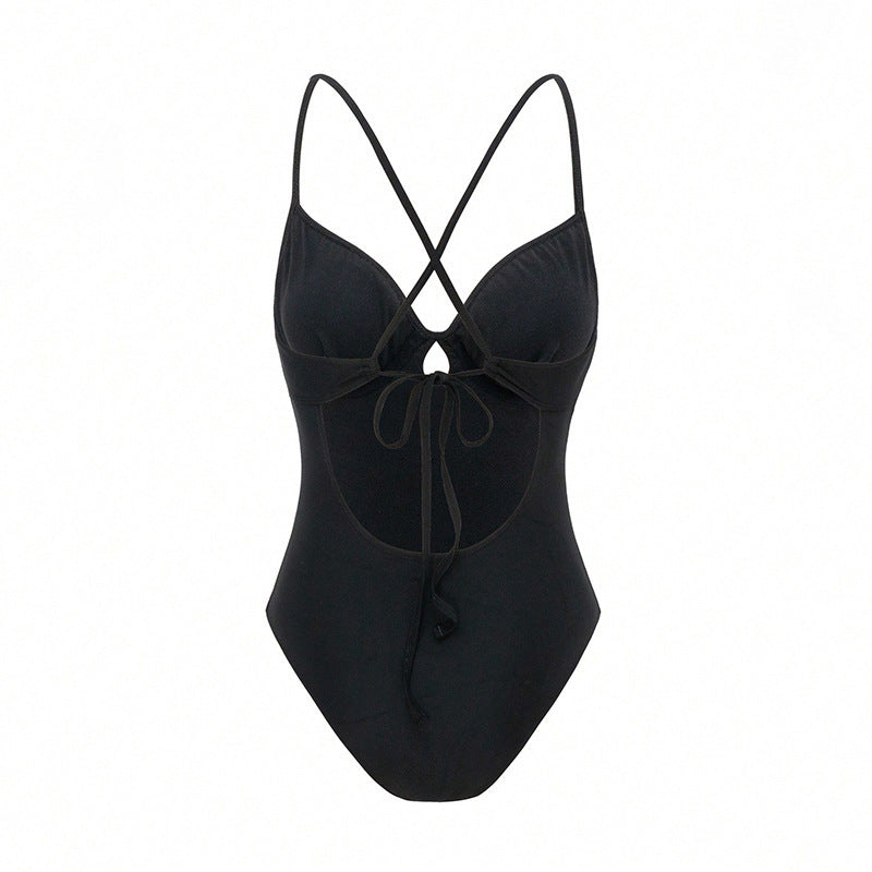 Dame one-piece badedragt med raffineret ruffle design og dyb V-udskæring Skovae