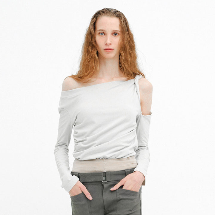 Femme asymmetrisk langærmet top med knude-detalje Stilla