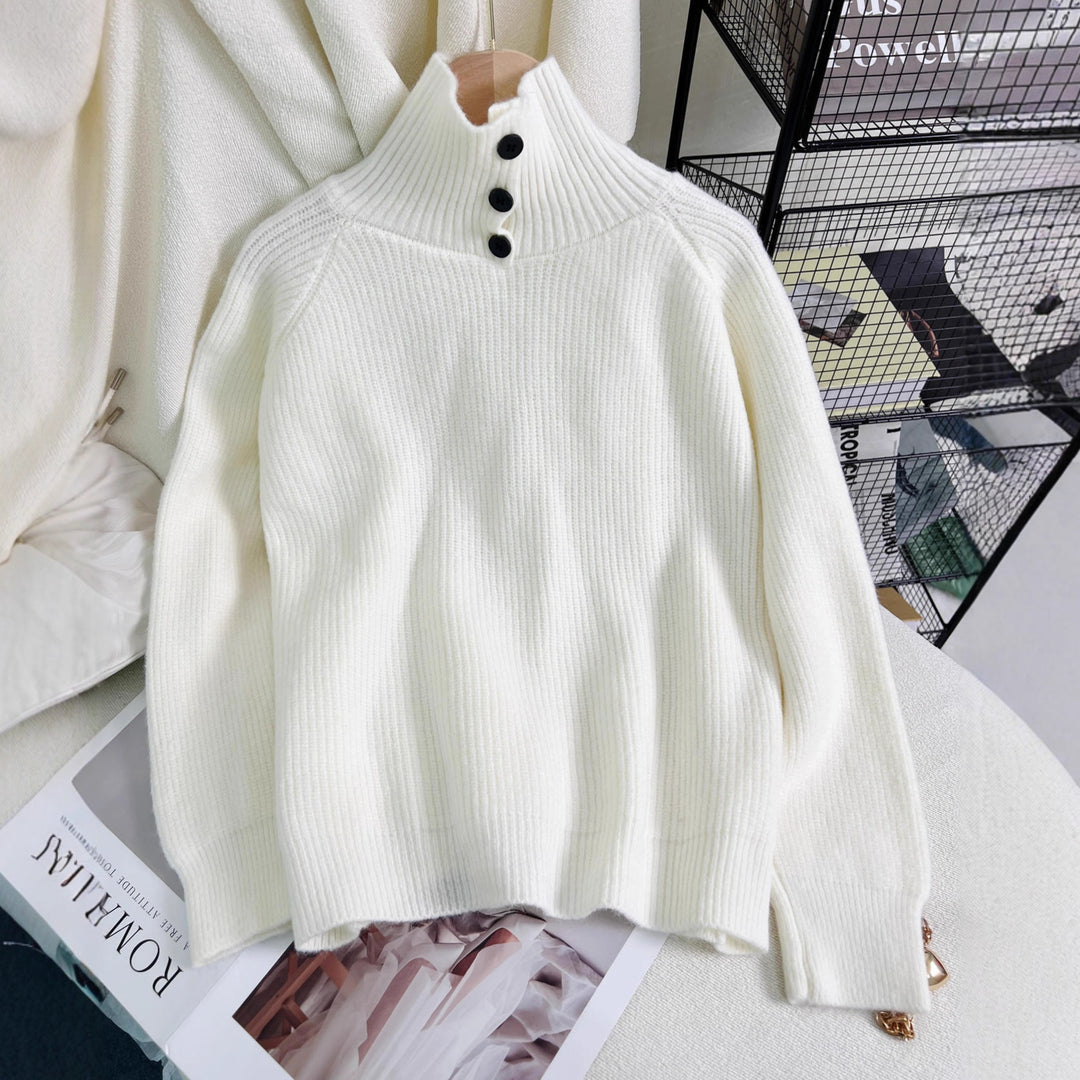 Kvinders varme højhalset sweater lavet af blødt strikket stof Stilla