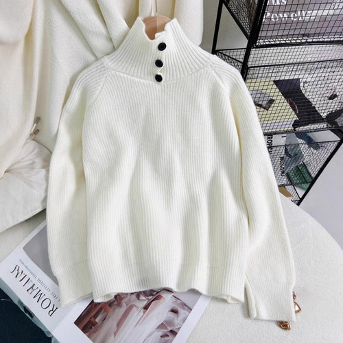 Kvinders varme højhalset sweater lavet af blødt strikket stof Stilla