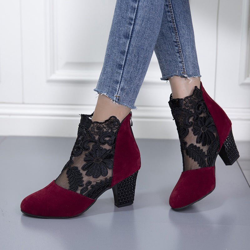 Dame nan elegante spidsede støvler med suede-look indsats og dekoreret blok hæl Skovae