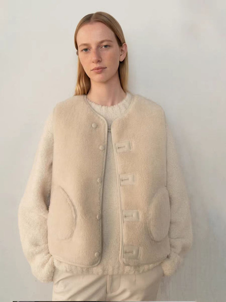 Dame teddyjakke med blødt for og moderne design Stilla