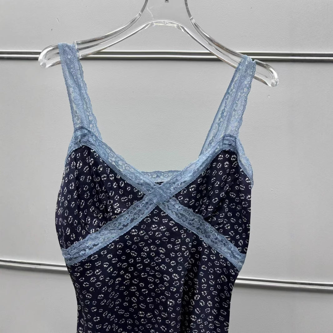 Dame spids Cami-top med delikat grafisk mønster og raffinerede stropper Stilla
