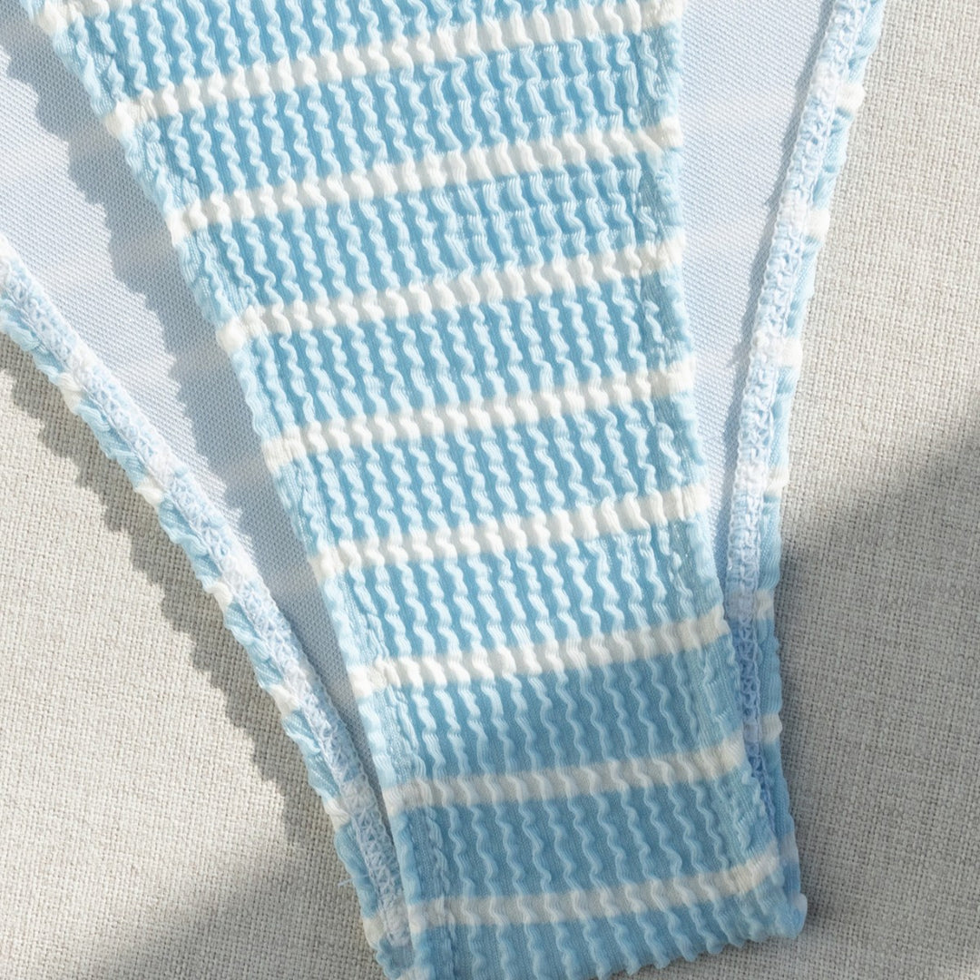 Dame bandeau-bikini med elegant muslingedetalje og sidelukninger Stilla