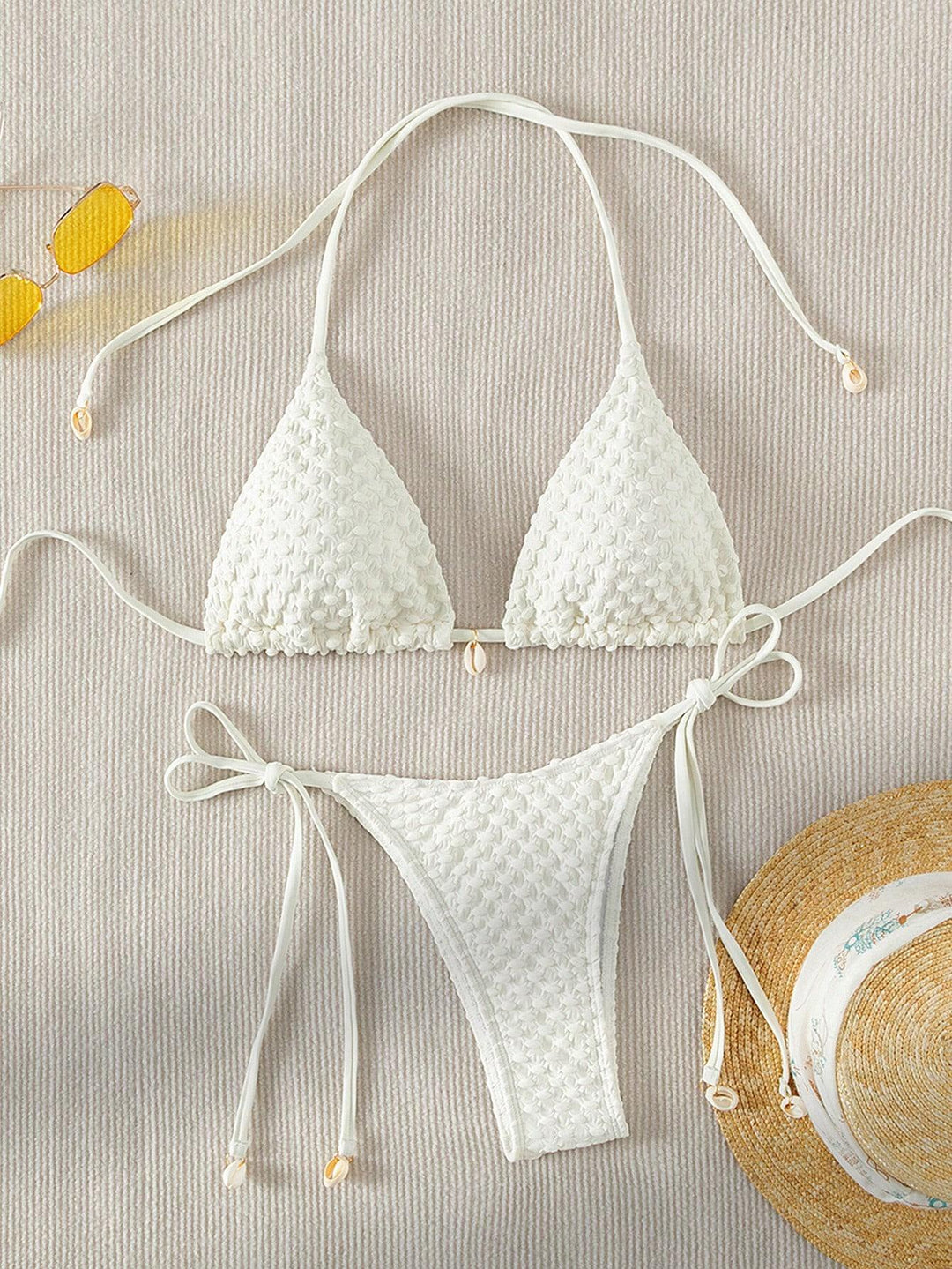 Dame Triangle-Bikini med struktureret materiale og fine bindebånd Skovae