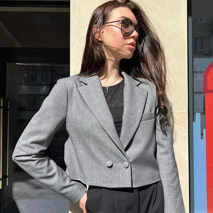 Dame kort blazer med moderne snit og elegant design Stilla