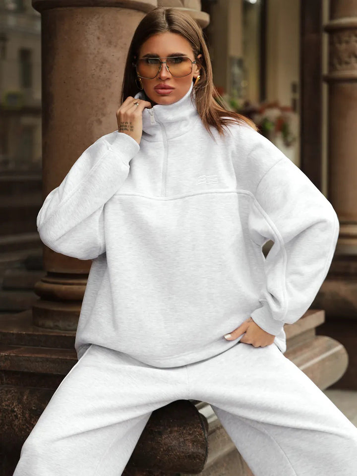 Kvinders cropped tracksuit med høj krave og slank lynlås Skovae