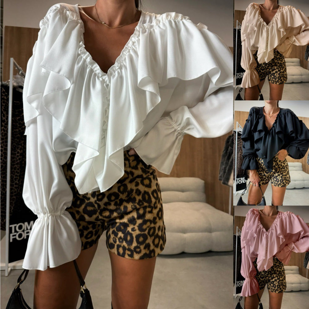 Dame elegant volantbluse med V-udskæring og ruffle detaljer Stilla