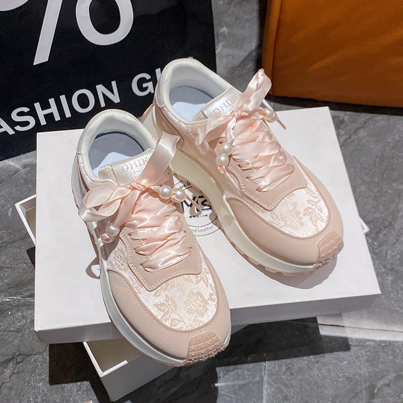Dame Sporty Plateau-Sneakers med elegante satin-snørebånd og floral overfladestruktur Stilla