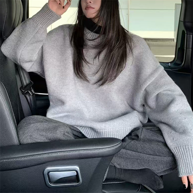 Kvinders hyggelige oversized sweater med rund halsudskæring og velkendt striktekstur Stilla