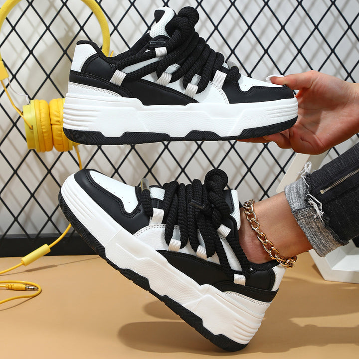 Dame Sporty Plateau-Sneakers Stilla