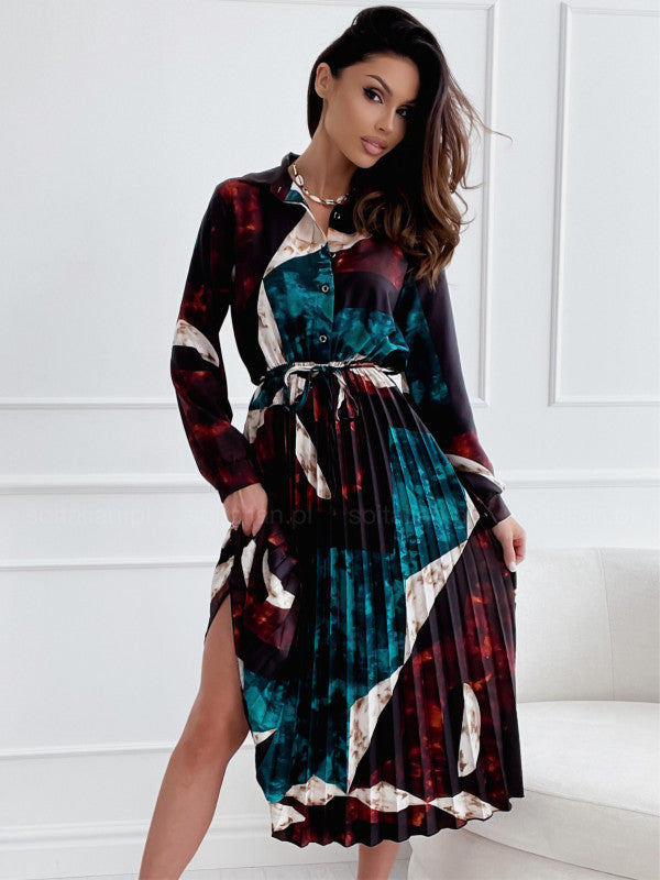 Dame Midikjole med elegant plissé-skirt og moderne skjorte-bluse design Stilla