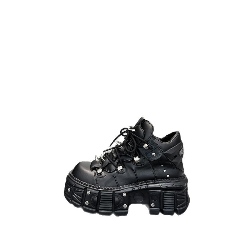 Dame Chunky High-Top Sneakers med ekstravagant profil og robuste applikationer Stilla