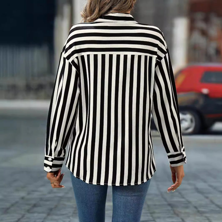 Dame stribet bluse i chic-stil Stilla
