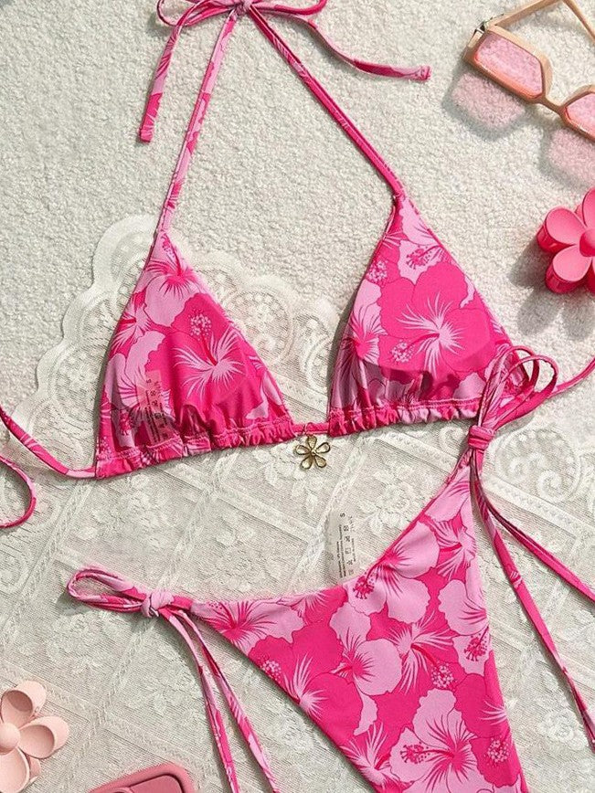 Dame triangel-bikini med elegant blomsterprint og justerbare stropper Stilla