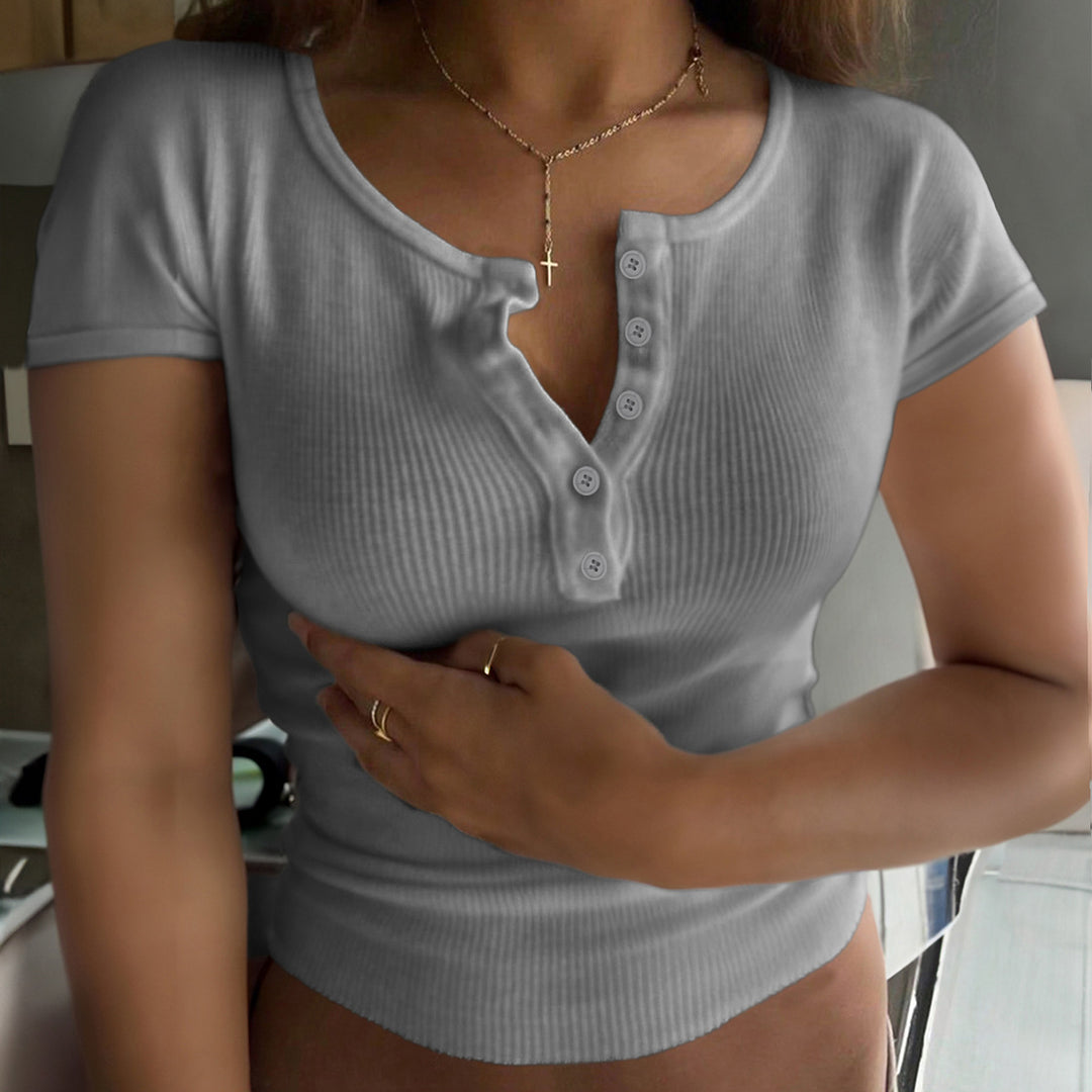 Dame Kortærmet Henley T-shirt med kvalitets ribstruktur og tilpasset udskæring Stilla