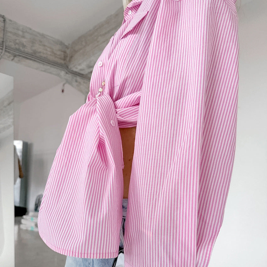 Dame stribet oversized skjorte med brystlomme og afslappet snit Stilla