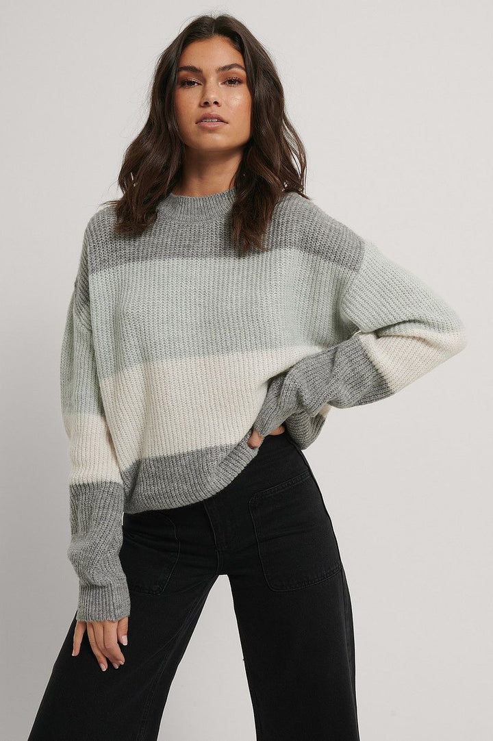 Kvinders fashionable sweater med farvekoordineret blokdesign og afslappet snit Stilla