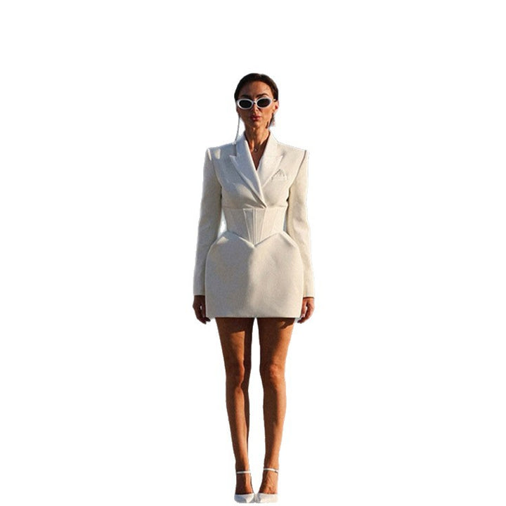Dame blazer-kjole med figursyet snit og elegant silhuet Stilla