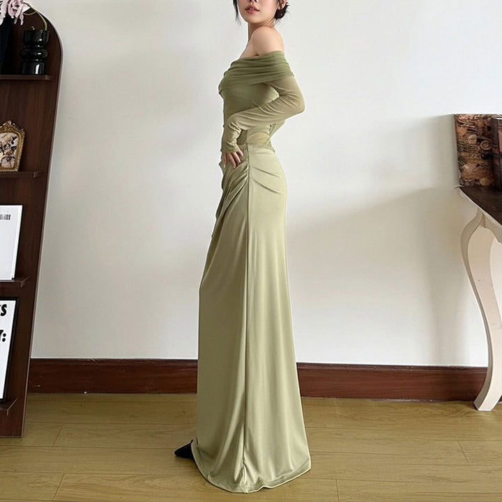Kvindernes elegante off-shoulder maxikjole med flæsedetaljer og lange ærmer Stilla