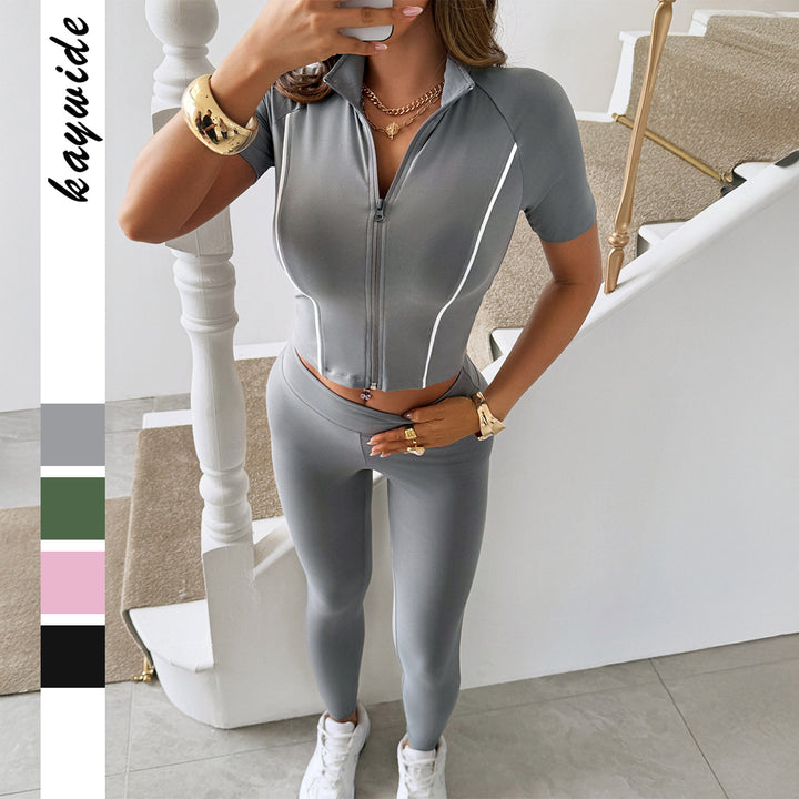 Damer Sportssæt med kort top og tætsiddende leggings Skovae
