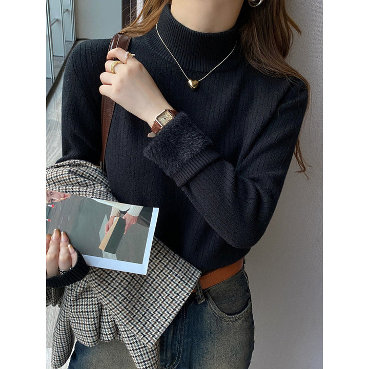 Kvinders sweater med rullekrave og luksuriøs fuzzy kant Stilla