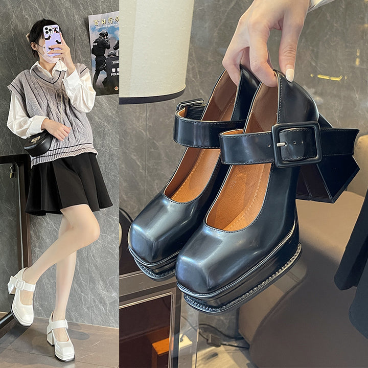 Dame Plateau-Pumps med justerbar rem og skridsikker sål Stilla