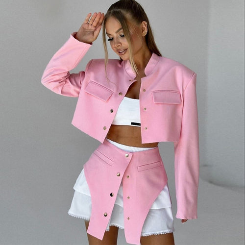 Dame moderigtigt cropped jakke- og nederdelssæt med elegante knapper og praktiske lommer Stilla