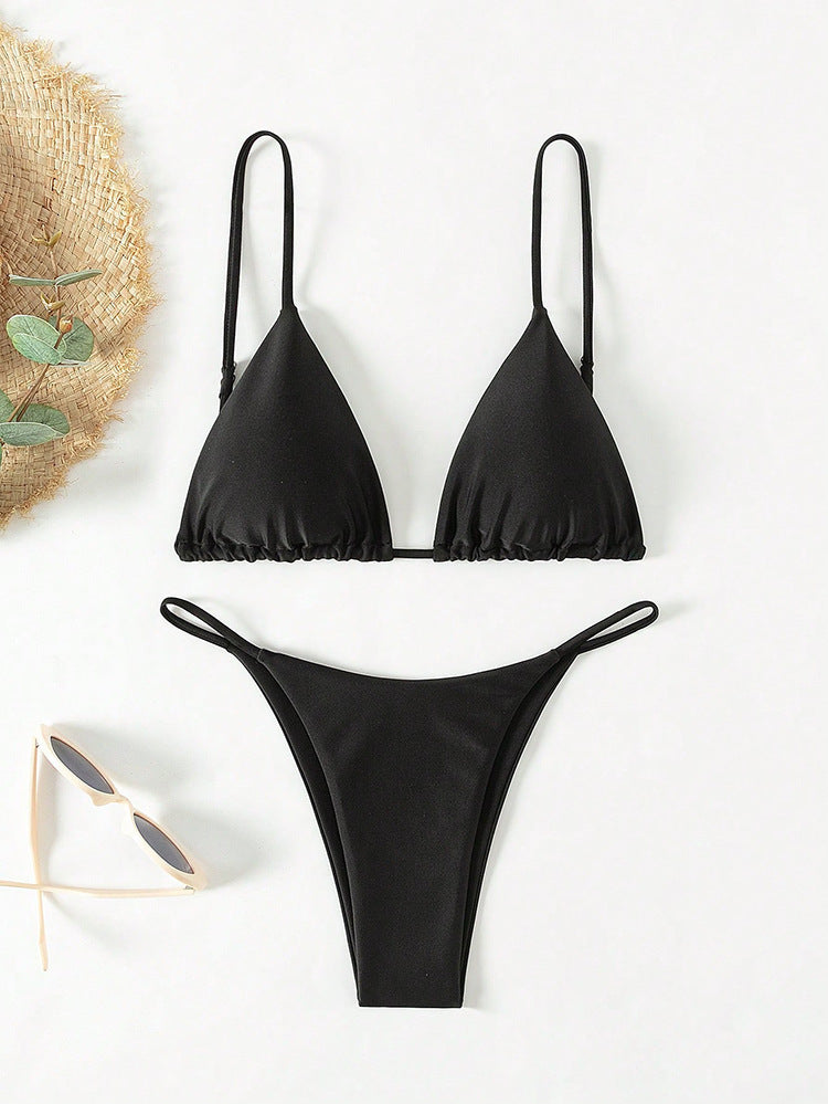 Dame trendy bikini med trekantet top og minimalistisk underdel Skovae