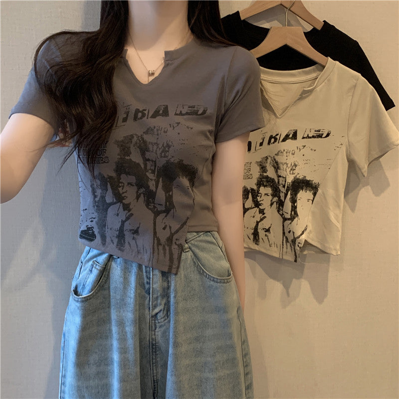 Dame Crop V-Udskæring Grafik T-Shirt med unik tryk Stilla