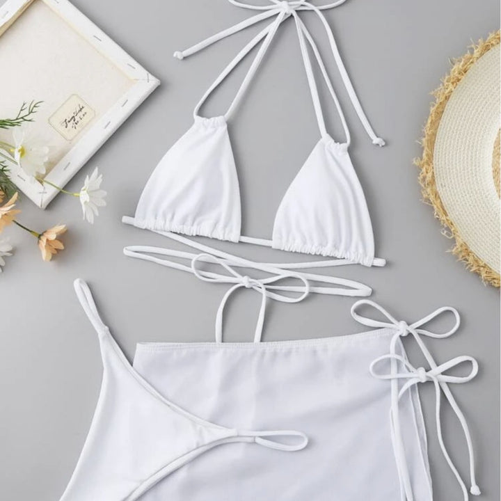 Dame Bikini-sæt med justerbare stropper og en kombineret skirt Stilla
