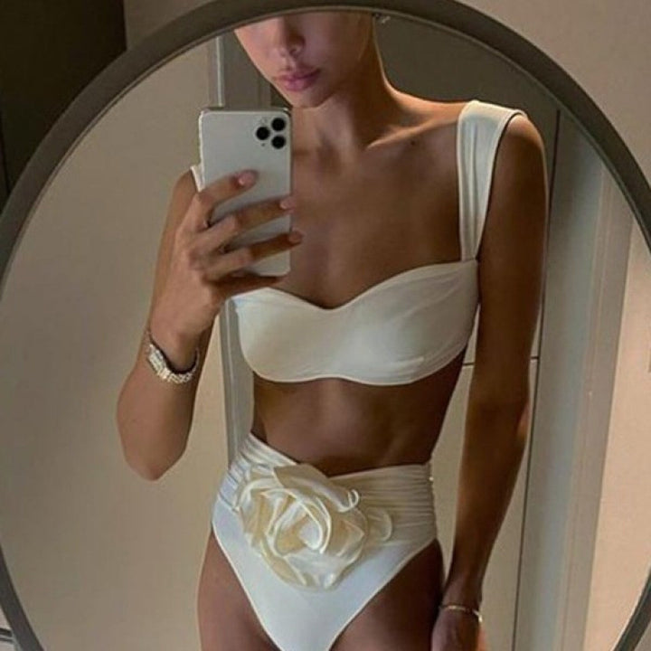 Dame Højskåret Bikini med fint Rynkedetail Skovae