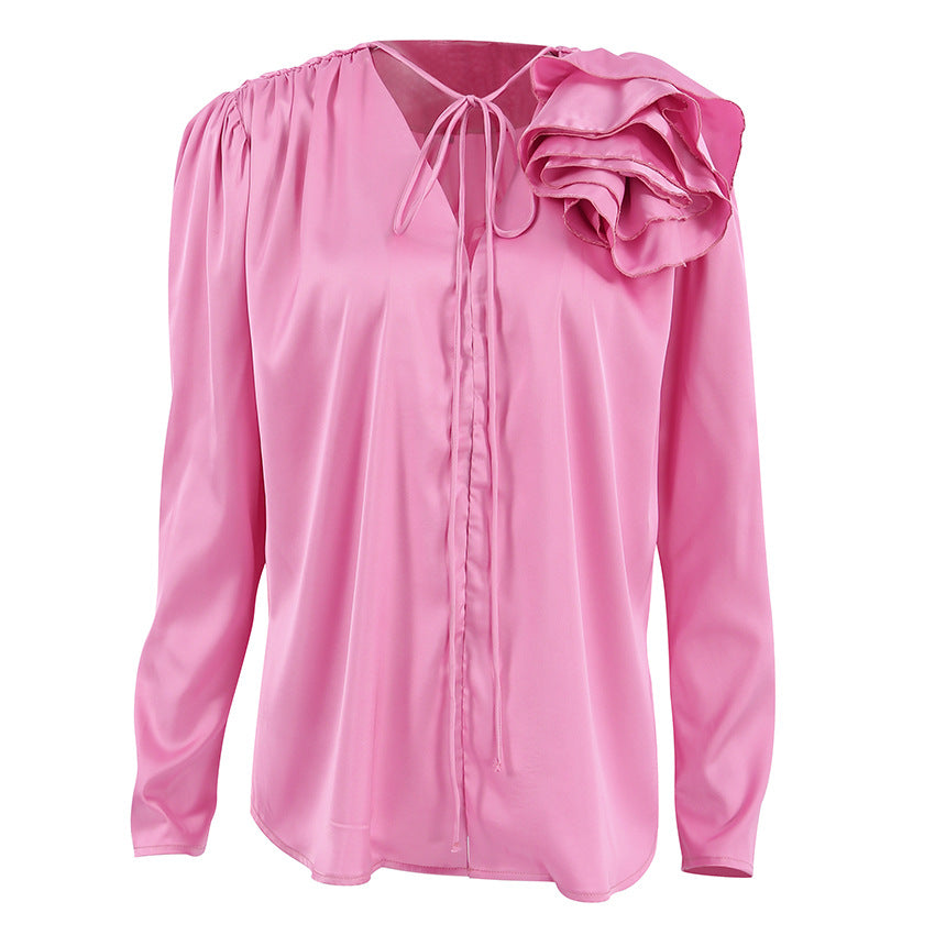 Damebluse med rynkedetaljer og elegant snørebånd Stilla