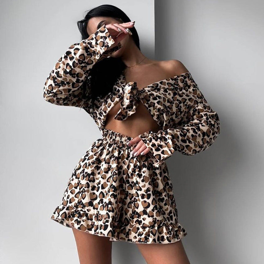 Dame Outfit-sæt med blomsterknyttet top og nederdel i leopardmønster Stilla