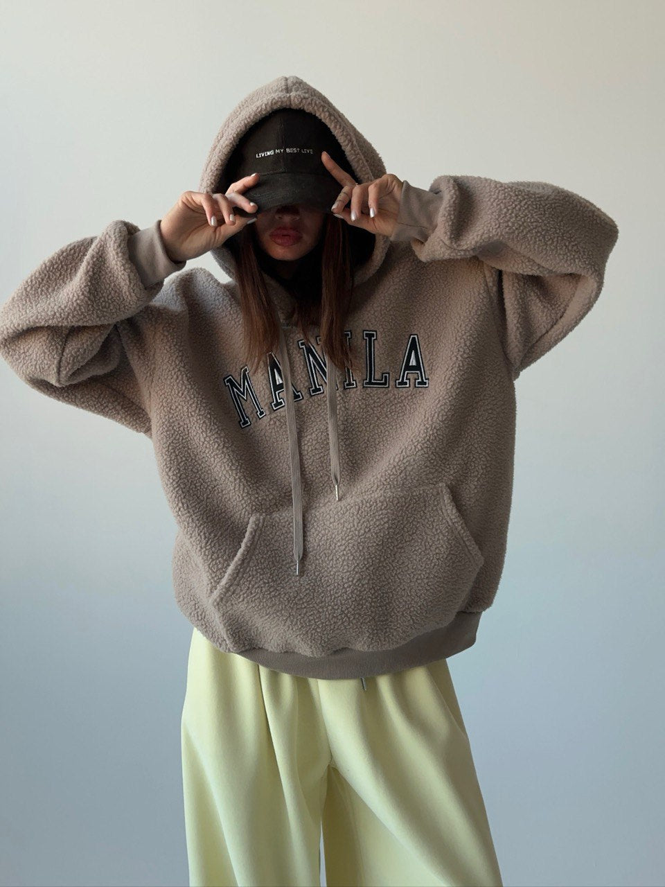 Kvinders oversized fleece hoodie med broderet logo Stilla