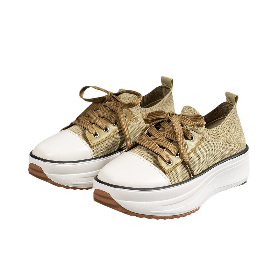 Dame Plateau-Sneakers med åndbart strikoverflade og fleksibelt såleprofil Stilla